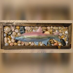 Handmade Resin And Natural Rock And  Amber  Fish Wall Cabin Outdoor Decor